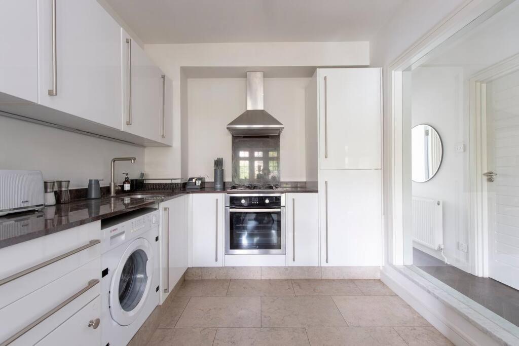 2 Bedroom Modern Urban Sanctuary 1Cc - Cherrydeal 伦敦 外观 照片