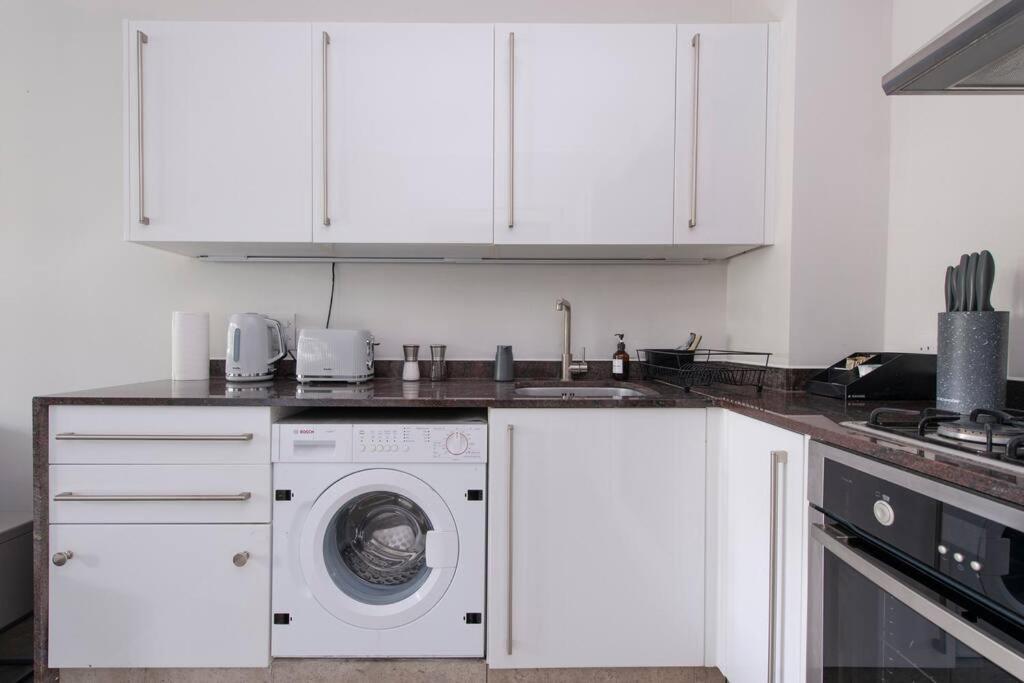 2 Bedroom Modern Urban Sanctuary 1Cc - Cherrydeal 伦敦 外观 照片