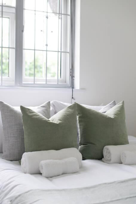 2 Bedroom Modern Urban Sanctuary 1Cc - Cherrydeal 伦敦 外观 照片